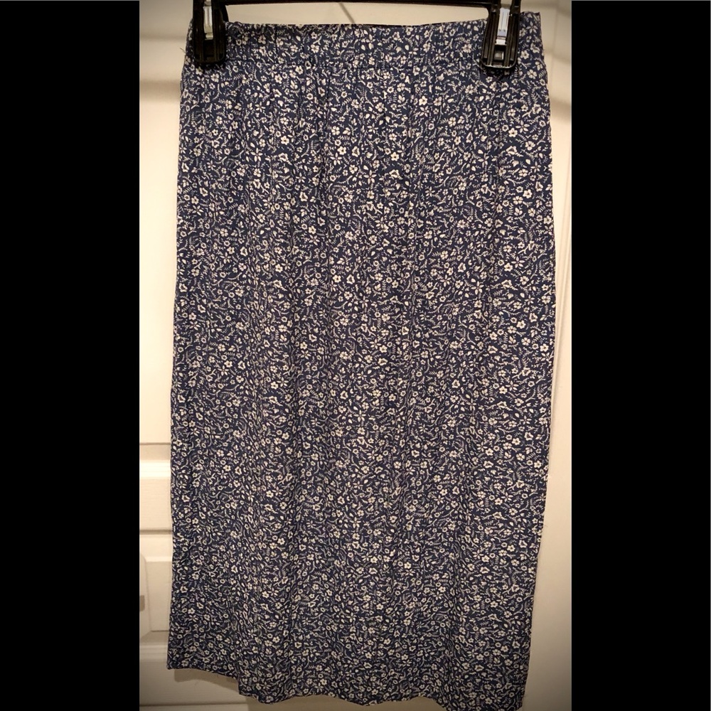 Blue floral mid length pencil skirt.